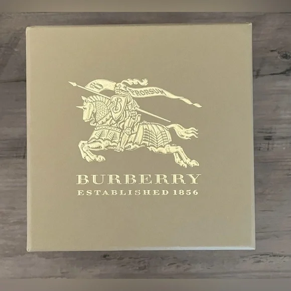 Burberry Watch Women’s or Men’s - Picture 5 of 9